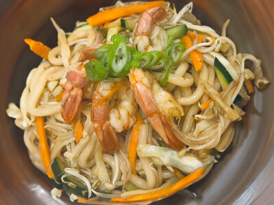 Udon verdure e gamberi